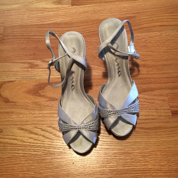 Nina Shoes - Nina Silver Heels, Size 8